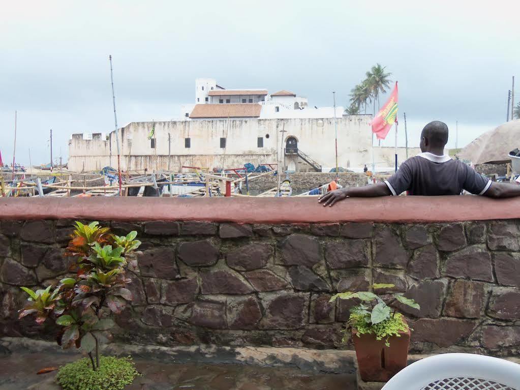 Hotel Coconut Grove Bridge House Elmina Exterior foto